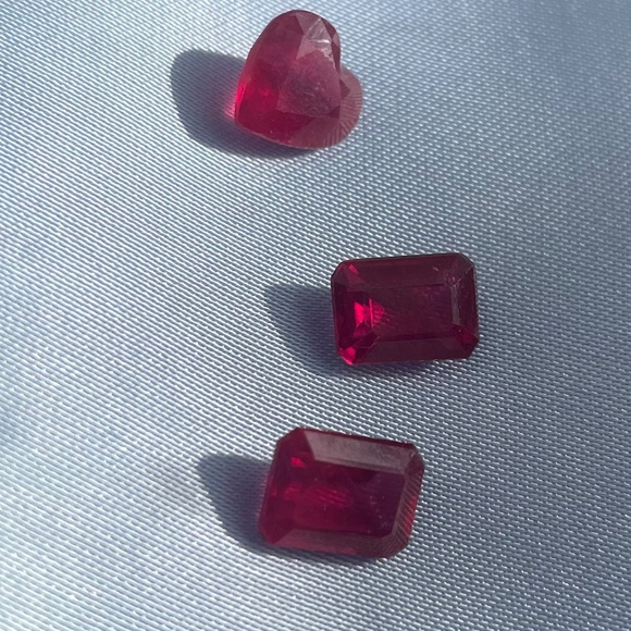 2.3 CT heart-cut natural RUBY - Picture 9 of 9